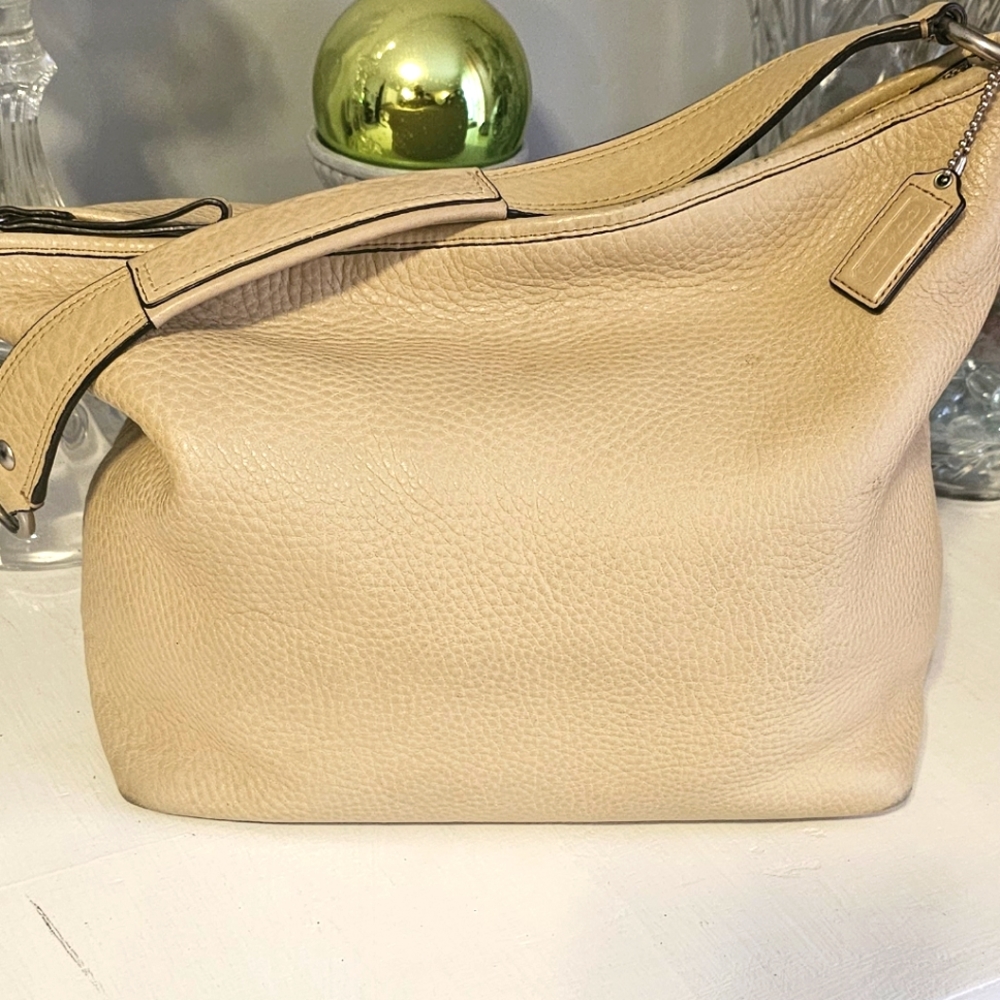 Coach Designer Hobo Bag, Cream, Genuine Leather, Handle, Top Zip Closure, Lined